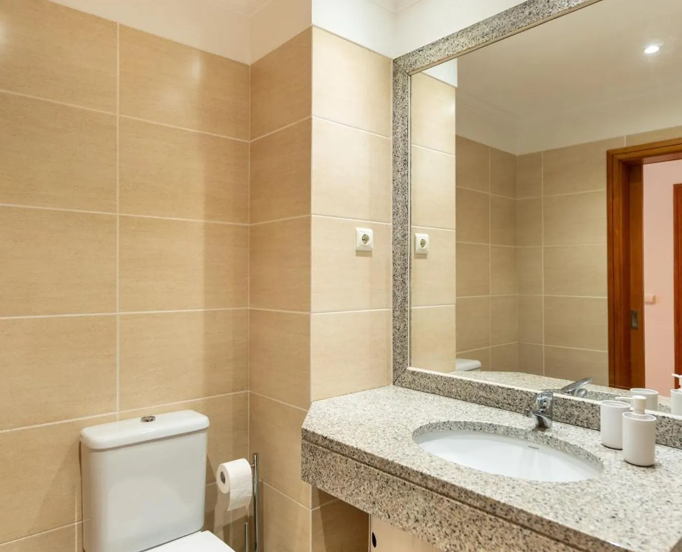 Nona Suite Funchal 푼샬