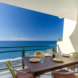 La Ocean View Apartment